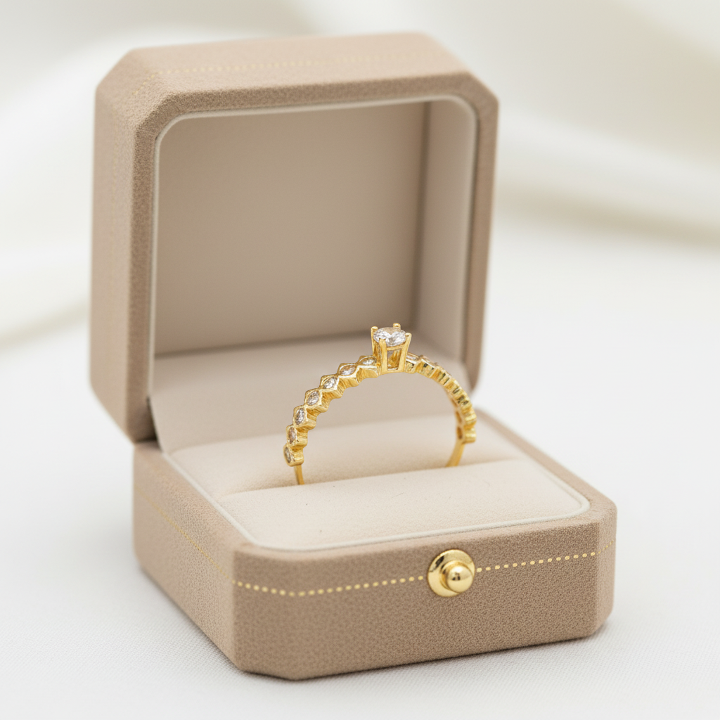 Aurora Dourada – Anel de Noivado em Ouro 18k